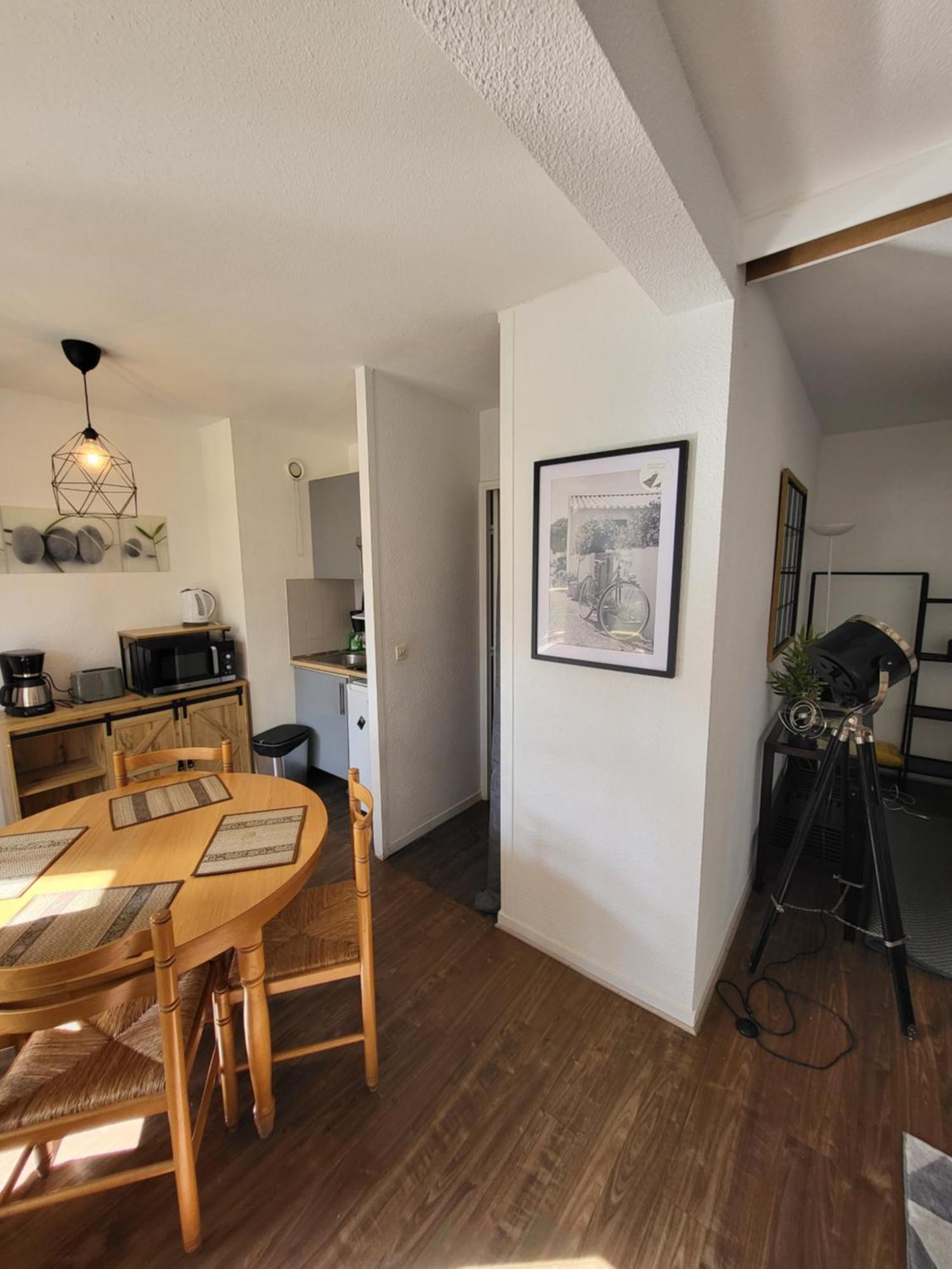 Studio Elegant A Cergy Kültér fotó