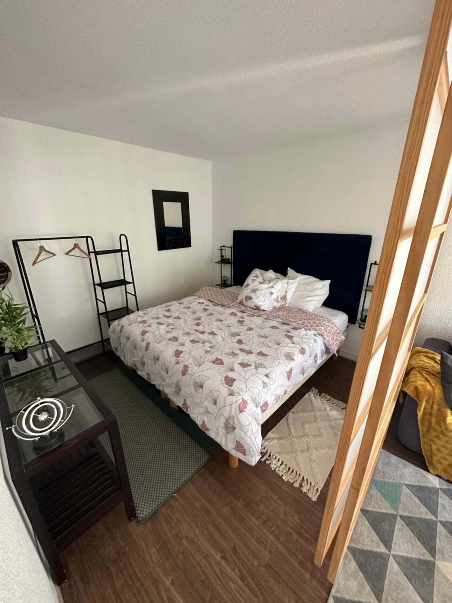 Studio Elegant A Cergy Kültér fotó
